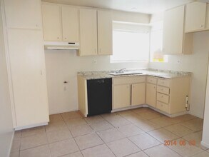 19031 Hamlin St in Los Angeles, CA - Building Photo - Building Photo