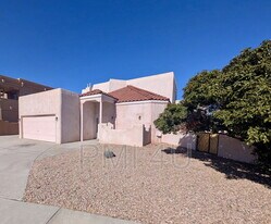 6151 Mojave St NW in Albuquerque, NM - Building Photo