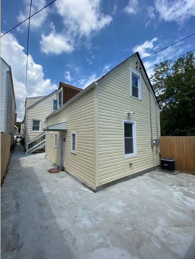 2149 N Lorel Ave in Chicago, IL - Building Photo - Building Photo