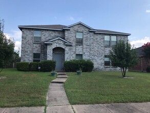 1452 Gentle Rain Dr in Lancaster, TX - Building Photo - Building Photo