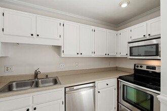 200 W Woodcroft Pkwy in Durham, NC - Building Photo - Building Photo