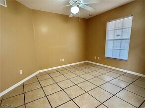 2015 Xelda Ave N in Lehigh Acres, FL - Foto de edificio - Building Photo