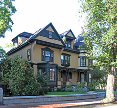 298 Harvard St in Cambridge, MA - Foto de edificio - Building Photo