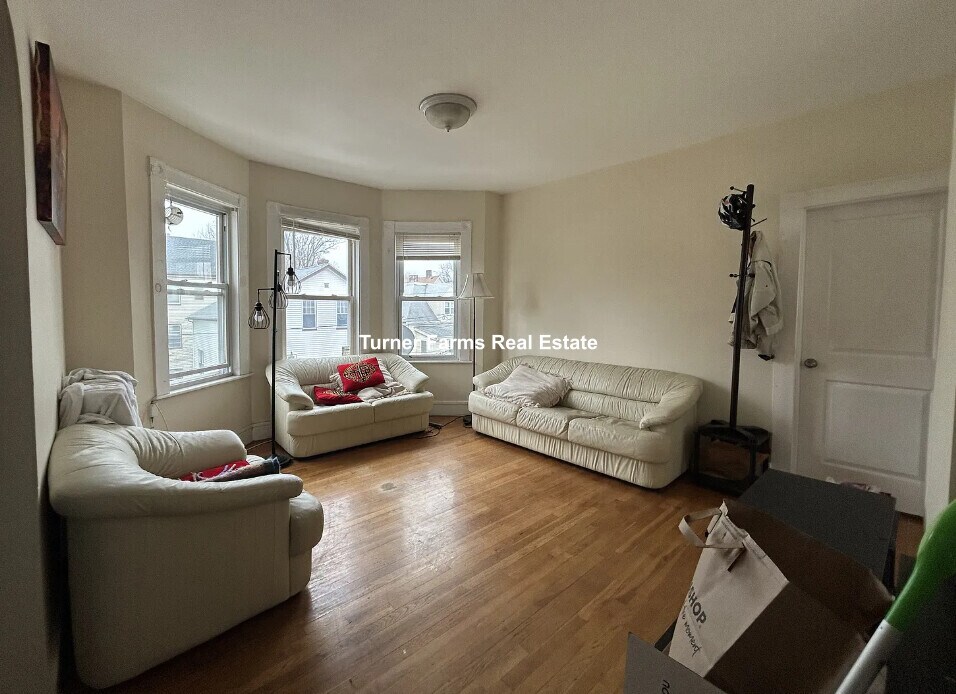 110 Murdock St, Unit 6 in Boston, MA - Building Photo