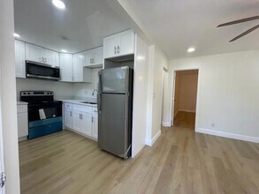 302 N Tamarind Ave in West Palm Beach, FL - Building Photo - Building Photo
