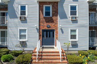 Embury Arms in Ocean Grove, NJ - Building Photo - Building Photo