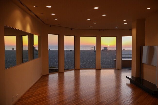 property at 3505 Ocean Front Walk