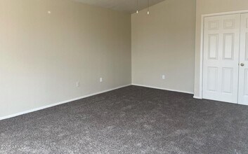 1529 E South Fork Dr in Phoenix, AZ - Building Photo - Building Photo