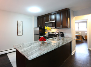 Fallsview Gardens in Philadelphia, PA - Building Photo - Interior Photo