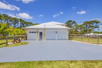 3202 SW Holly Ln in Palm City, FL - Building Photo - Building Photo