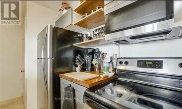 4205 Shipp Dr in Mississauga, ON - Building Photo - Building Photo