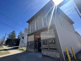 300 Gunnison Ave SW in Grand Rapids, MI - Building Photo