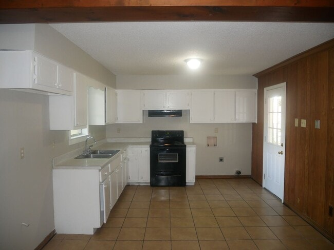 3115 Mayfair Rd in Horn Lake, MS - Building Photo - Building Photo
