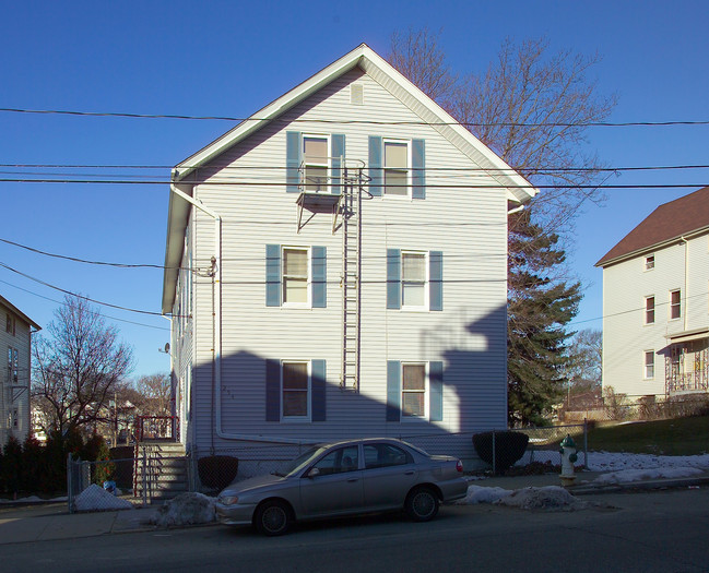 254 Robeson St in Fall River, MA - Building Photo - Building Photo