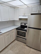 17500 NW 68th Ave-Unit -D3009 in Hialeah, FL - Building Photo - Building Photo