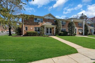 96 East Ave in Atlantic Highlands, NJ - Foto de edificio - Building Photo