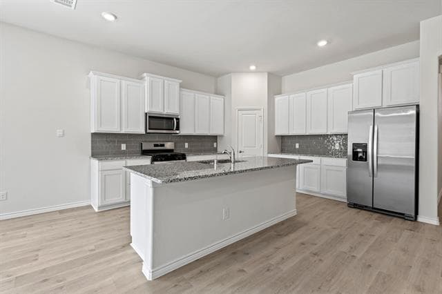 property at 2140 Hunter Ln