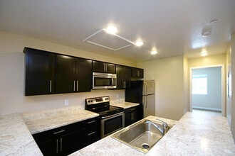 Thornhill Apartments in Salt Lake City, UT - Building Photo - Building Photo