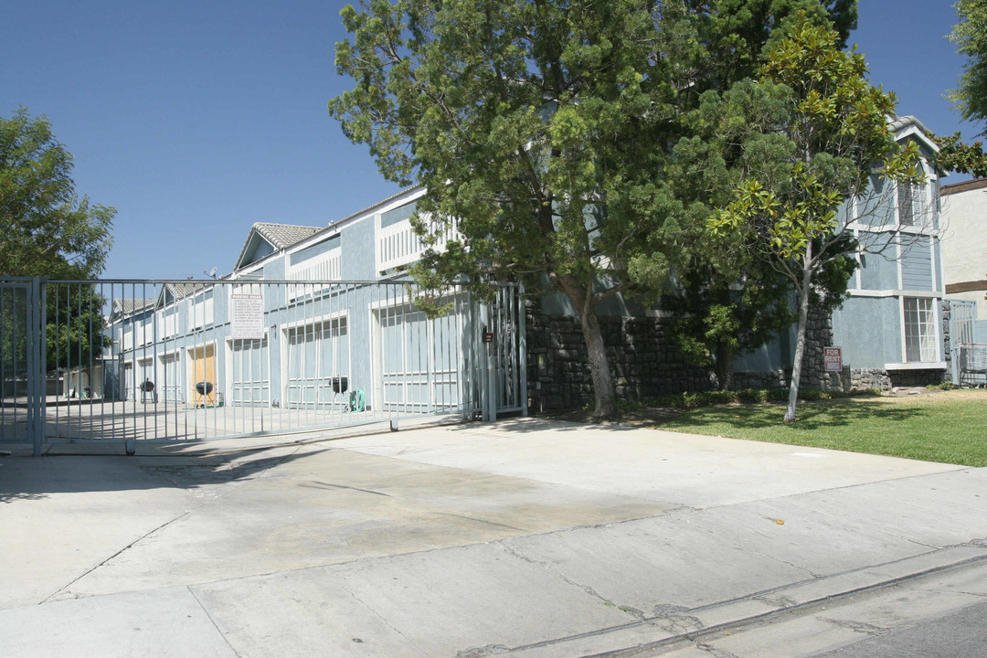 21917 Belshire Ave in Hawaiian Gardens, CA - Building Photo