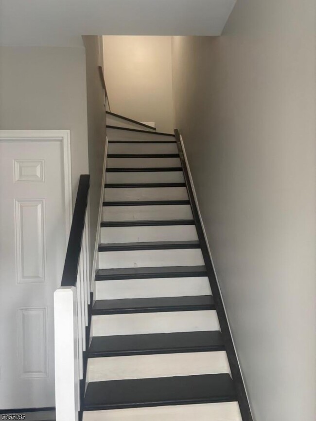 83 Maple Ave in Wallington, NJ - Building Photo - Building Photo