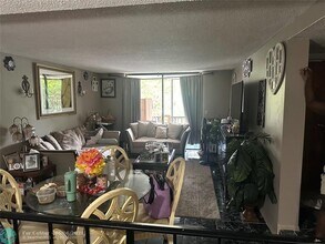 3680 Inverrary Dr in Lauderhill, FL - Building Photo - Building Photo