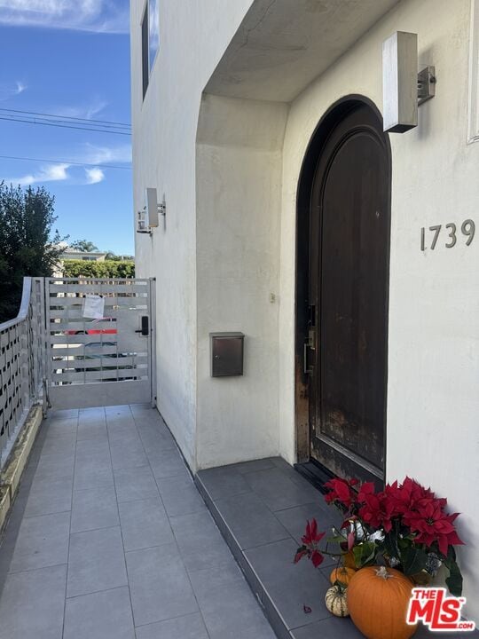 1739 S Barrington Ave in Los Angeles, CA - Building Photo - Building Photo