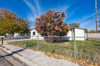 924 E Georgia Ave in Nampa, ID - Building Photo - Building Photo