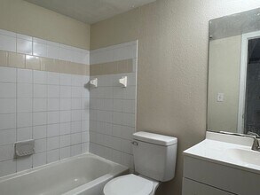 12402 Orange Blossom Oak Pl in Tampa, FL - Building Photo - Building Photo