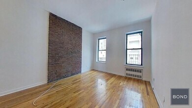 212 E 85th St in New York, NY - Building Photo - Building Photo