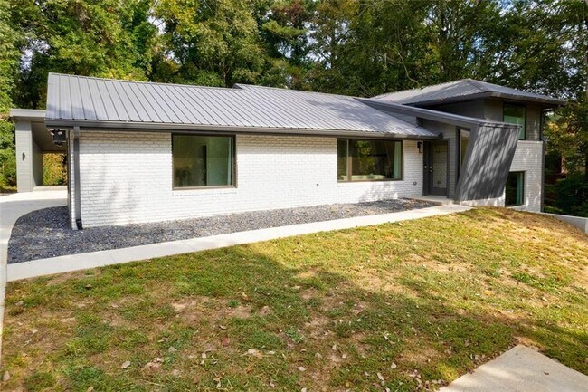 property at 390 Windsor Pkwy