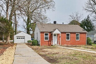 101 Rosewood Dr in Hampton, VA - Building Photo