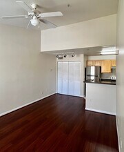 8981 Lee Vista Blvd in Orlando, FL - Foto de edificio - Building Photo