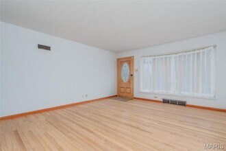 9715 Grantview Dr in St. Louis, MO - Building Photo - Building Photo