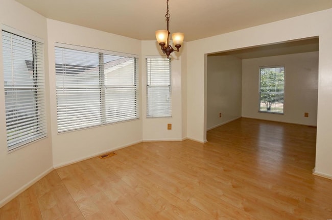 1021 Sweepstakes Ln in Florissant, MO - Building Photo - Building Photo