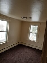 9 Albert St, Unit #2 in Claremont, NH - Building Photo - Building Photo