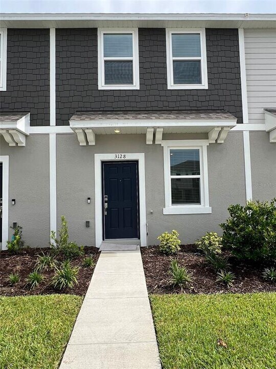 3128 Skyline Lp in Kissimmee, FL - Building Photo