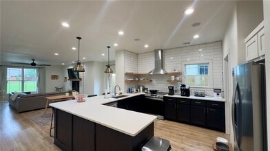 917 NE Arleta Gardens in Bentonville, AR - Building Photo - Building Photo