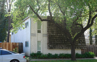 321 27th St in Sacramento, CA - Building Photo - Building Photo