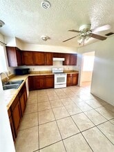 2406 Farriers Bend Dr in Friendswood, TX - Building Photo - Building Photo