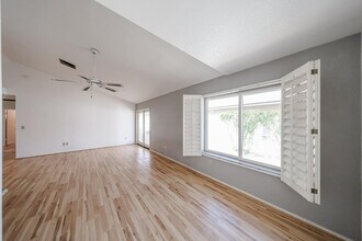 1822 E Bluefield Ave in Phoenix, AZ - Building Photo - Building Photo