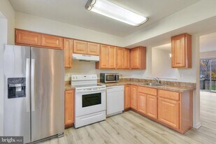 1410 Cox Lndg Ct in Riviera Beach, MD - Building Photo