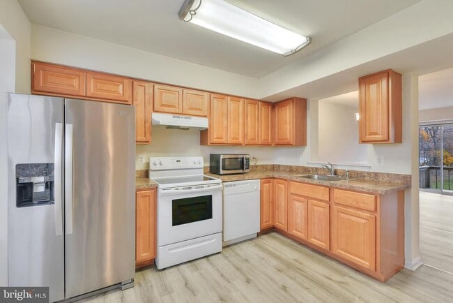 property at 1410 Cox Lndg Ct