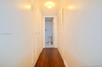 9440 Fontainebleau Blvd-Unit -204 in Miami, FL - Building Photo - Building Photo
