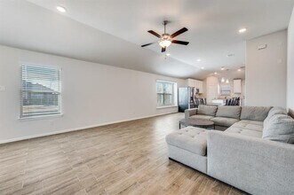 14005 Danesdale Dr in Pilot Point, TX - Building Photo - Building Photo