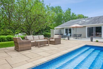 215 Northfield Rd in Southold, NY - Building Photo - Building Photo