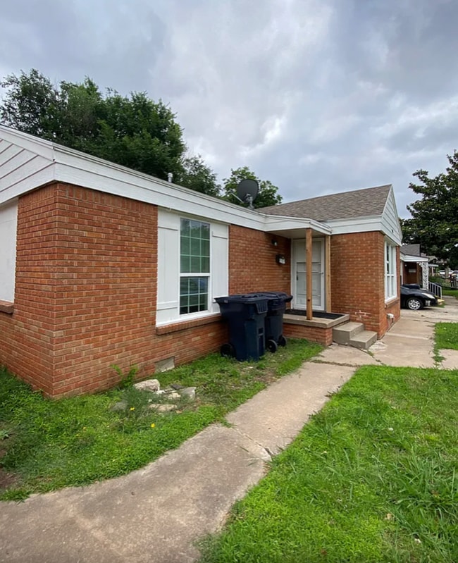 3812 NW 16th St in Oklahoma City, OK - Building Photo - Building Photo