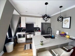 179 London St, Unit PH in Boston, MA - Building Photo - Building Photo