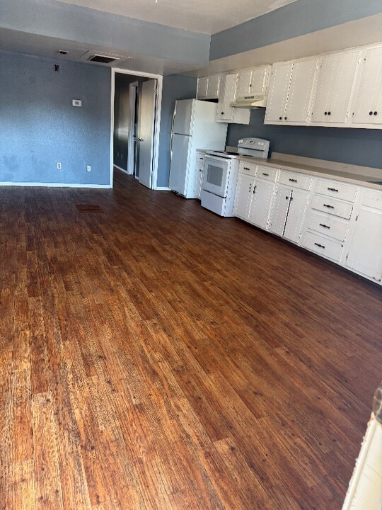 750 Bonham St in Paris, TX - Building Photo