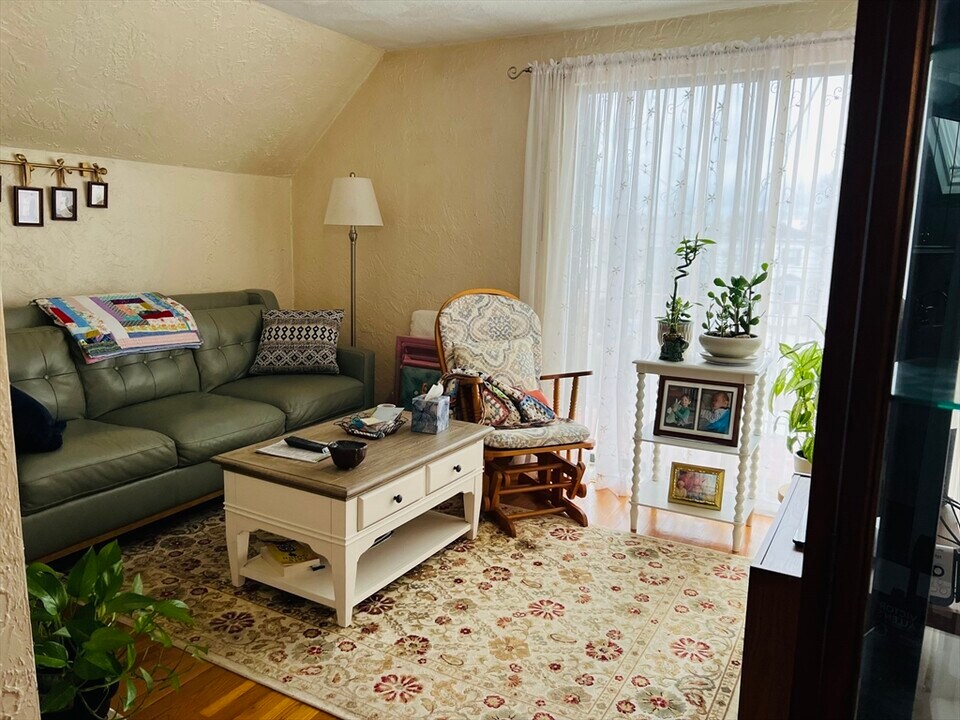 153A Belmont St in Everett, MA - Building Photo