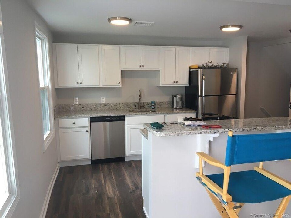 174 Greenwood Ave in Bethel, CT - Building Photo